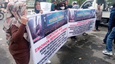 Orangtua CASIS Korban Penipuan ‘Nina Wati’ Masuk TNI AD Gelar Aksi Demo, Tuntut Keadilan!!*
