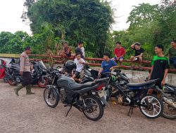 Personel Bhabinkamtibmas Polsek Muara Kuang Sambangi Desa Binaan, Himbau Pemuda Jauhi Narkoba dan Tindakan Negatif