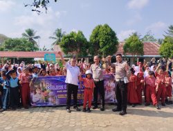 Polres Banyuasin Sambut Hari Anak dengan Sosialisasi Lalu Lintas Ceria di SDN 13