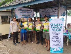 Polsek sungsang melaksanakan Gerakan pangan murah di Dermaga penyeberangan Desa Marga Sungsang 